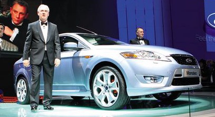 Агент 007: Миссия "продать Ford"