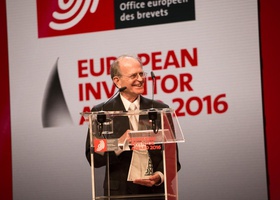 Европейская премия «Изобретатель года» вручена создателю системы ESP, ветерану компании Bosch Антону ван Зантену