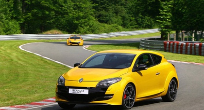 Renault Megane RS и Clio RS со скидкой до 32 000 грн
