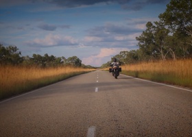 Из Харькова в Австралию на мотоцикле (видео)