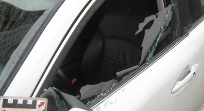 Как разбить окно в машине